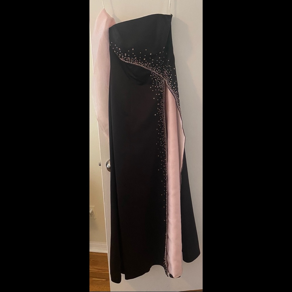 David’s Bridal Strapless evening gown size 8